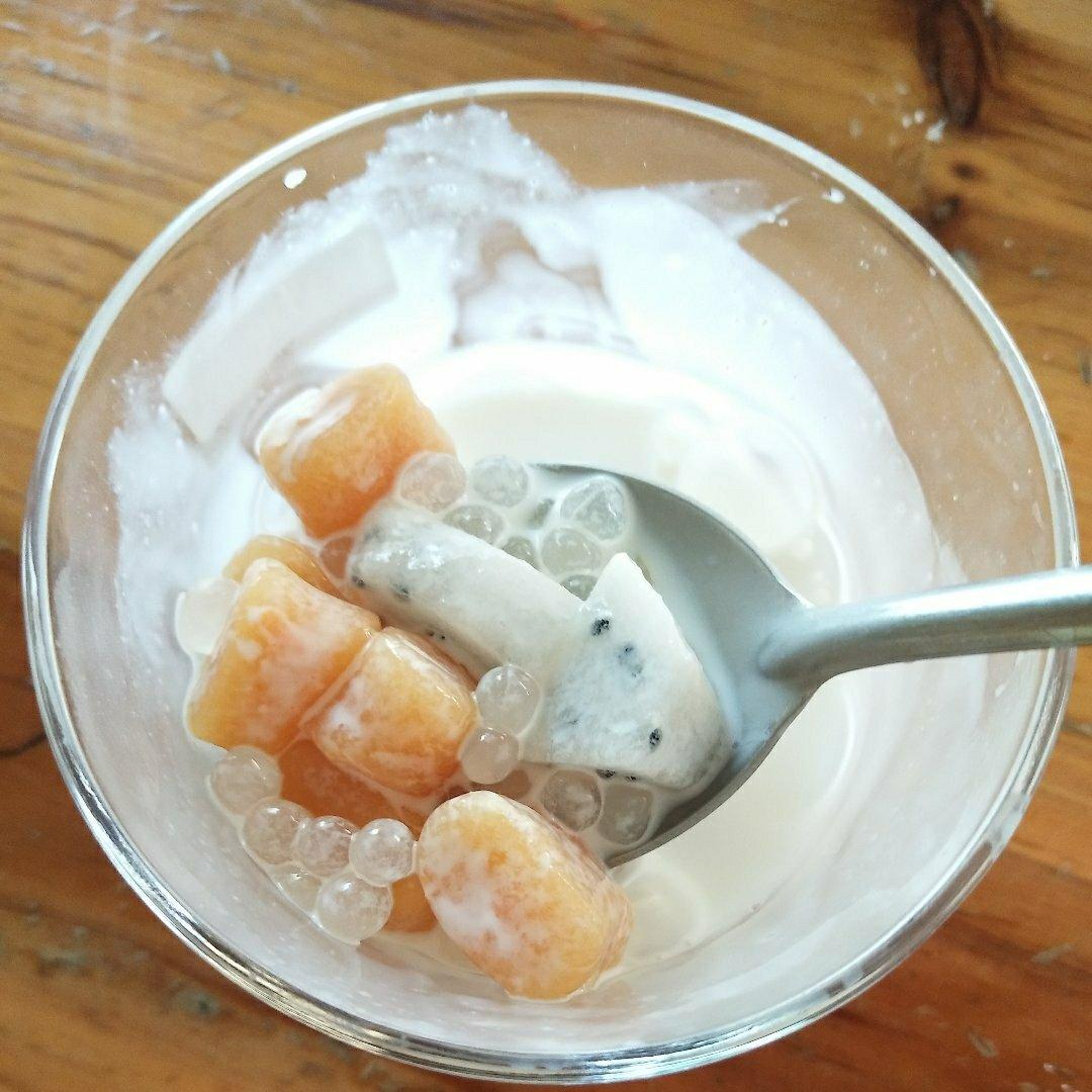 三色芋圆烧仙草燕麦红豆椰浆西米露四色葡萄干