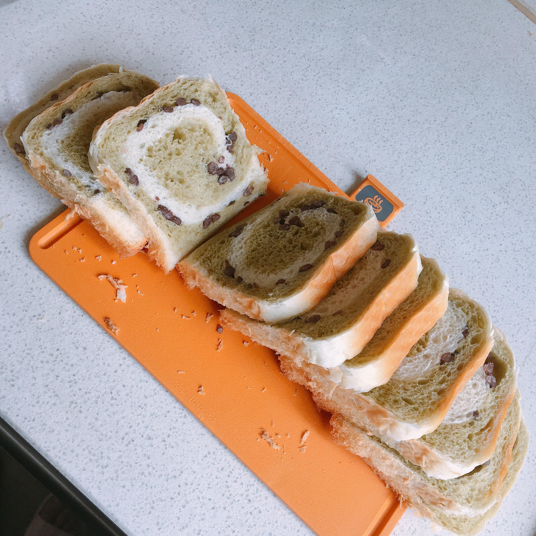 春天的颜色！抹茶红豆吐司！