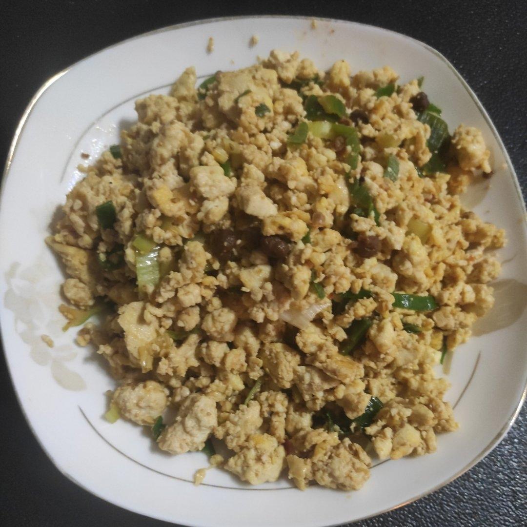 鸡刨豆腐(鸡蛋炒豆腐)