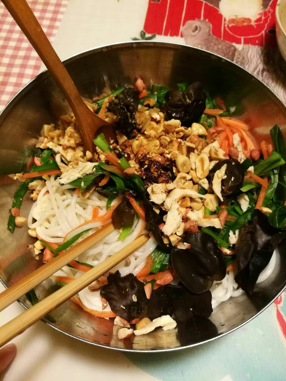 鸡丝凉米线