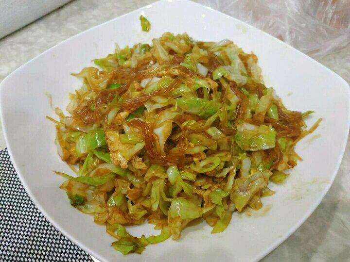 包菜粉丝炒鸡蛋