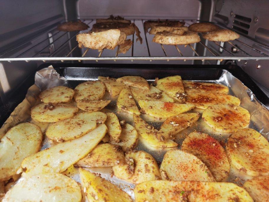 橄榄树77做的香烤土豆烤箱版