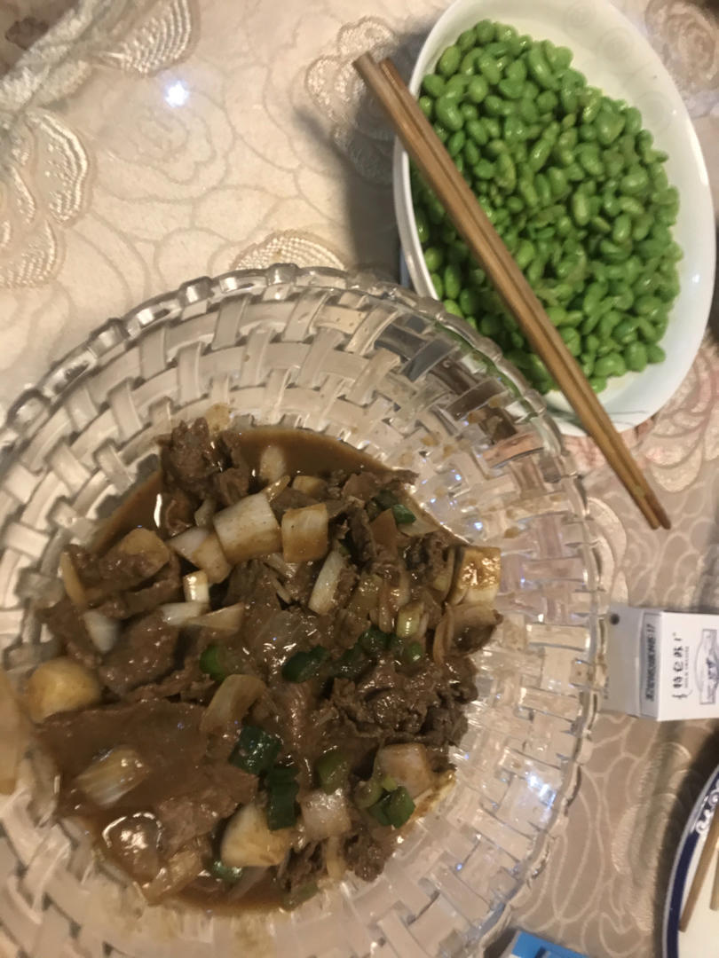 孜然牛肉（👈孜然肉片向左，吉野家向右👉）