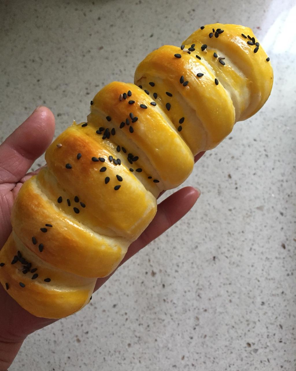 毛毛虫肉松面包