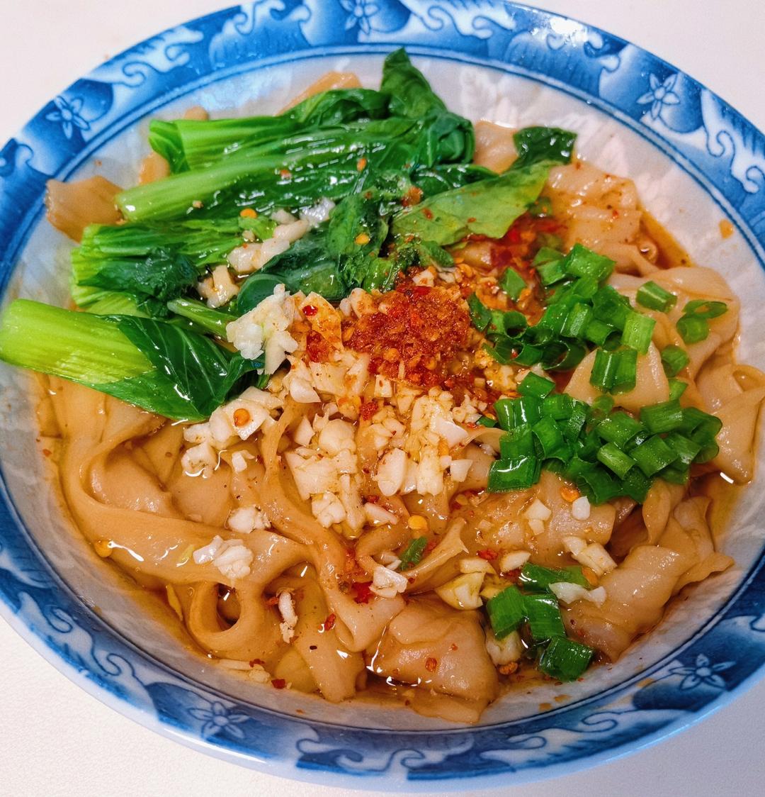 十分钟就能吃上的超简单油泼面