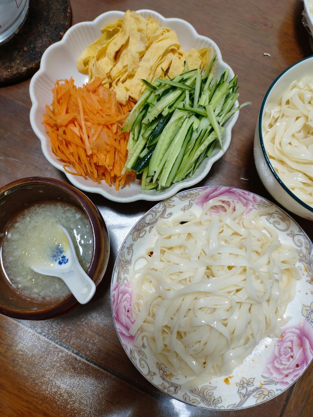 破防了，凉拌面居然这么好吃！！