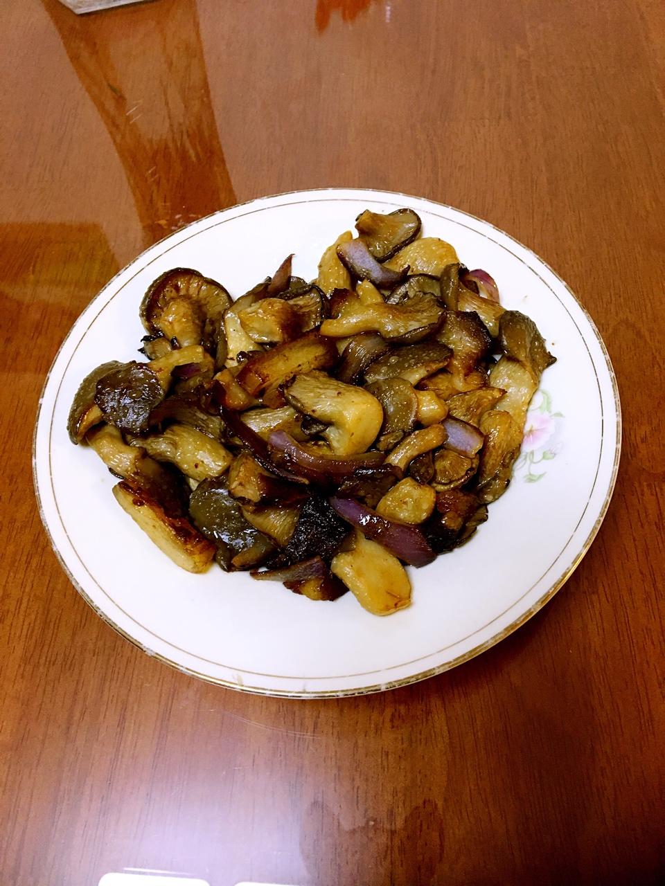 蘑菇炒肉
