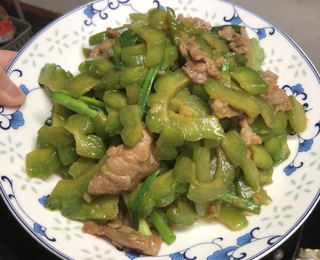 家常肉丝炒苦瓜