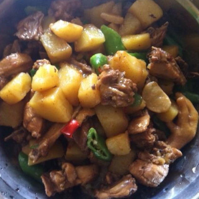 土豆炖鸡块