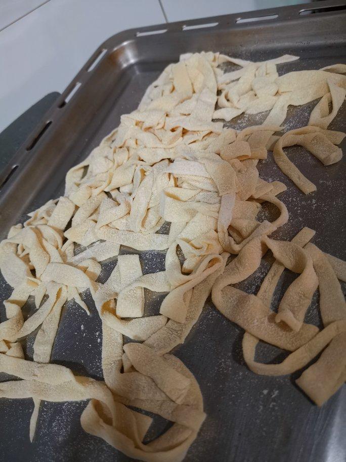 鸡蛋手擀面