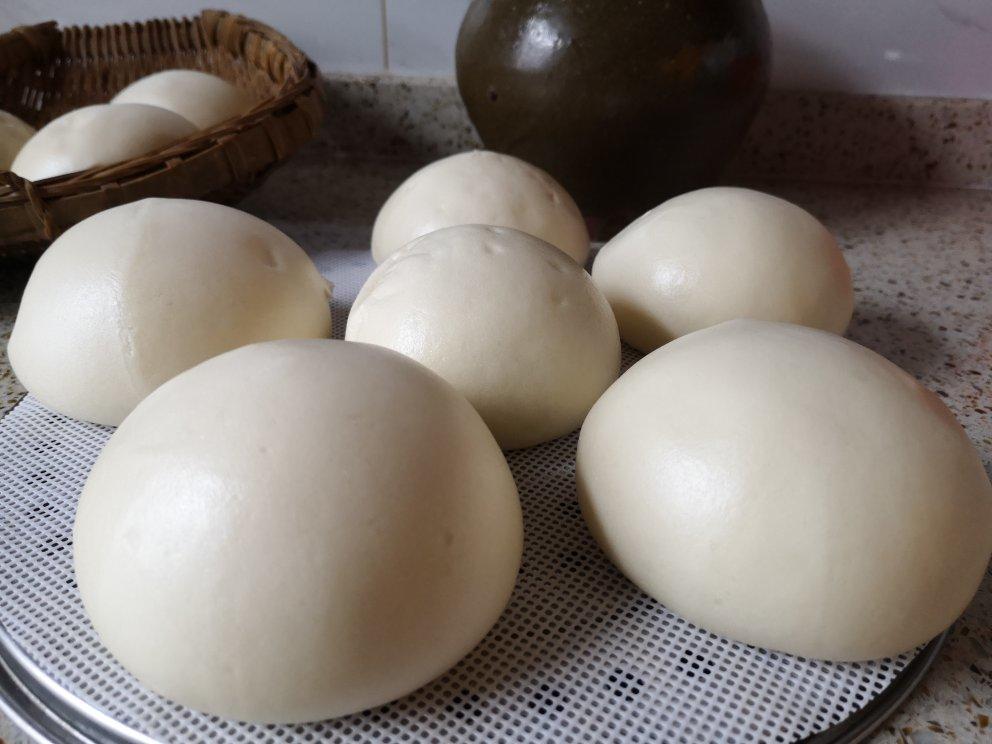 像面包般柔软的奶香馒头（最简单的揉面做法)