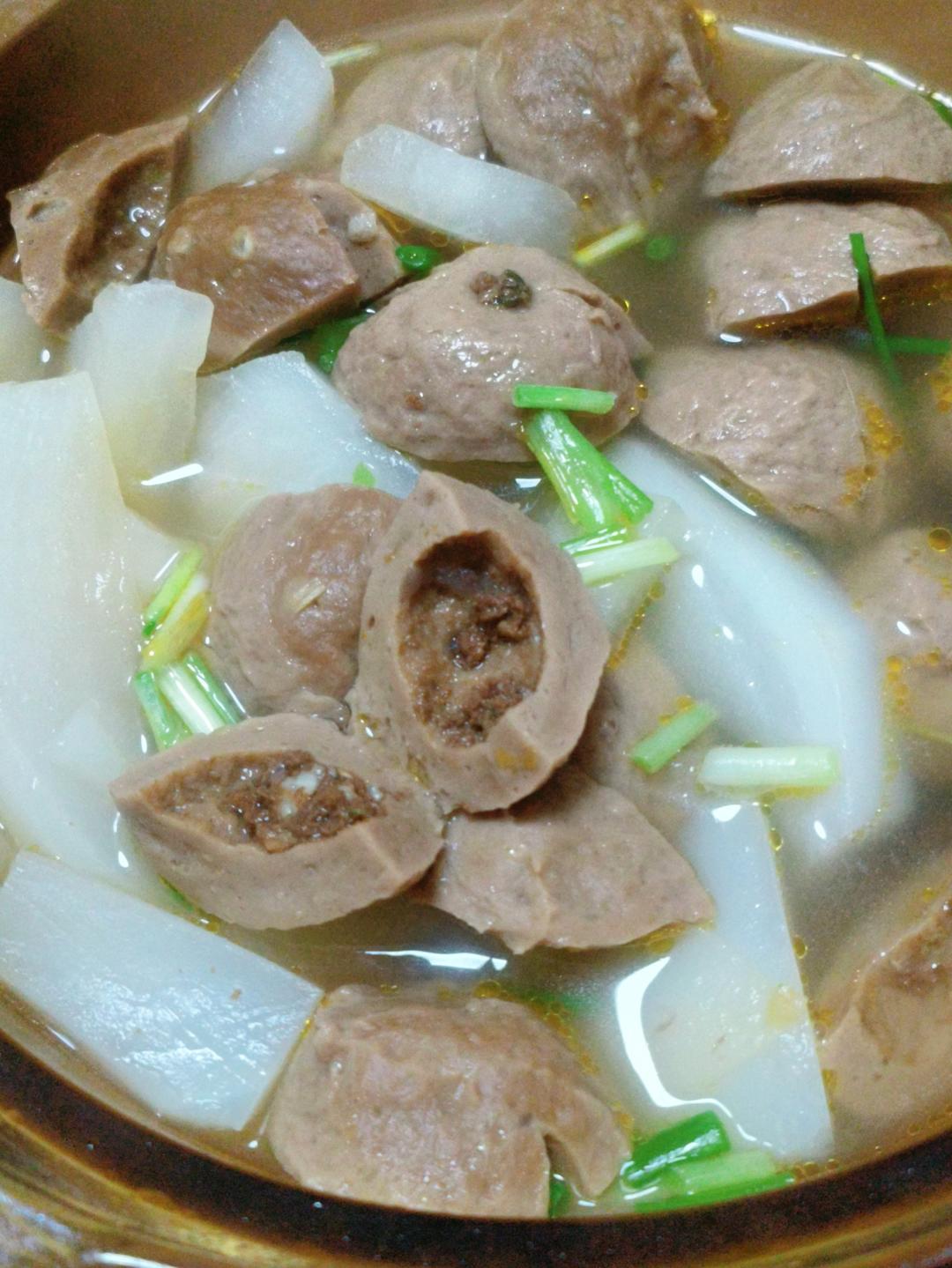😋清甜好喝，简单易做的牛肉丸萝卜汤