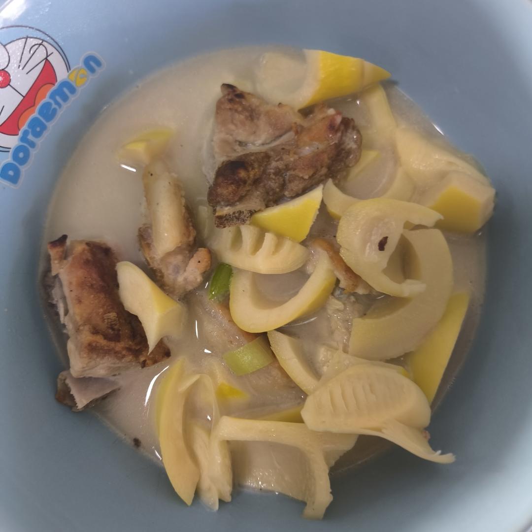 😋春笋排骨汤