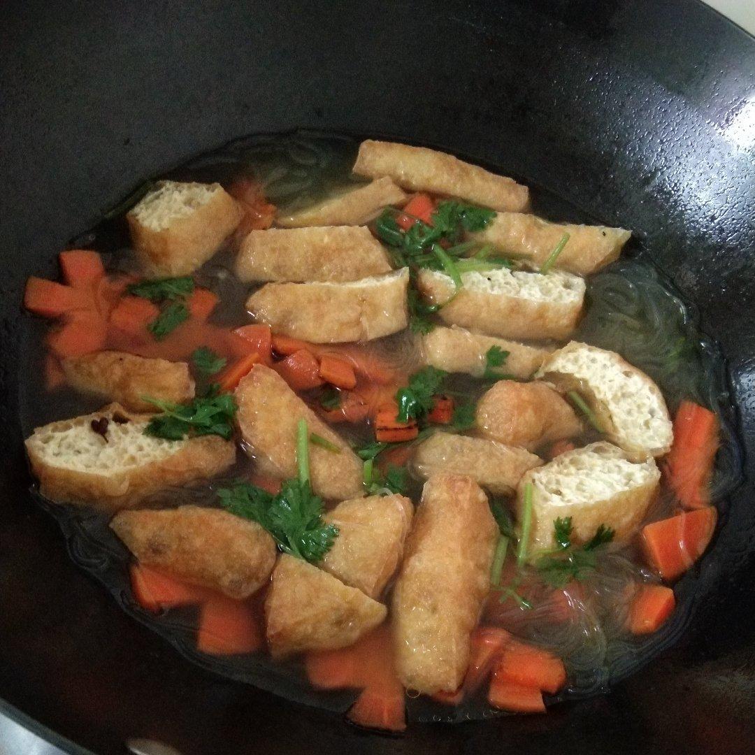 油豆腐粉丝汤