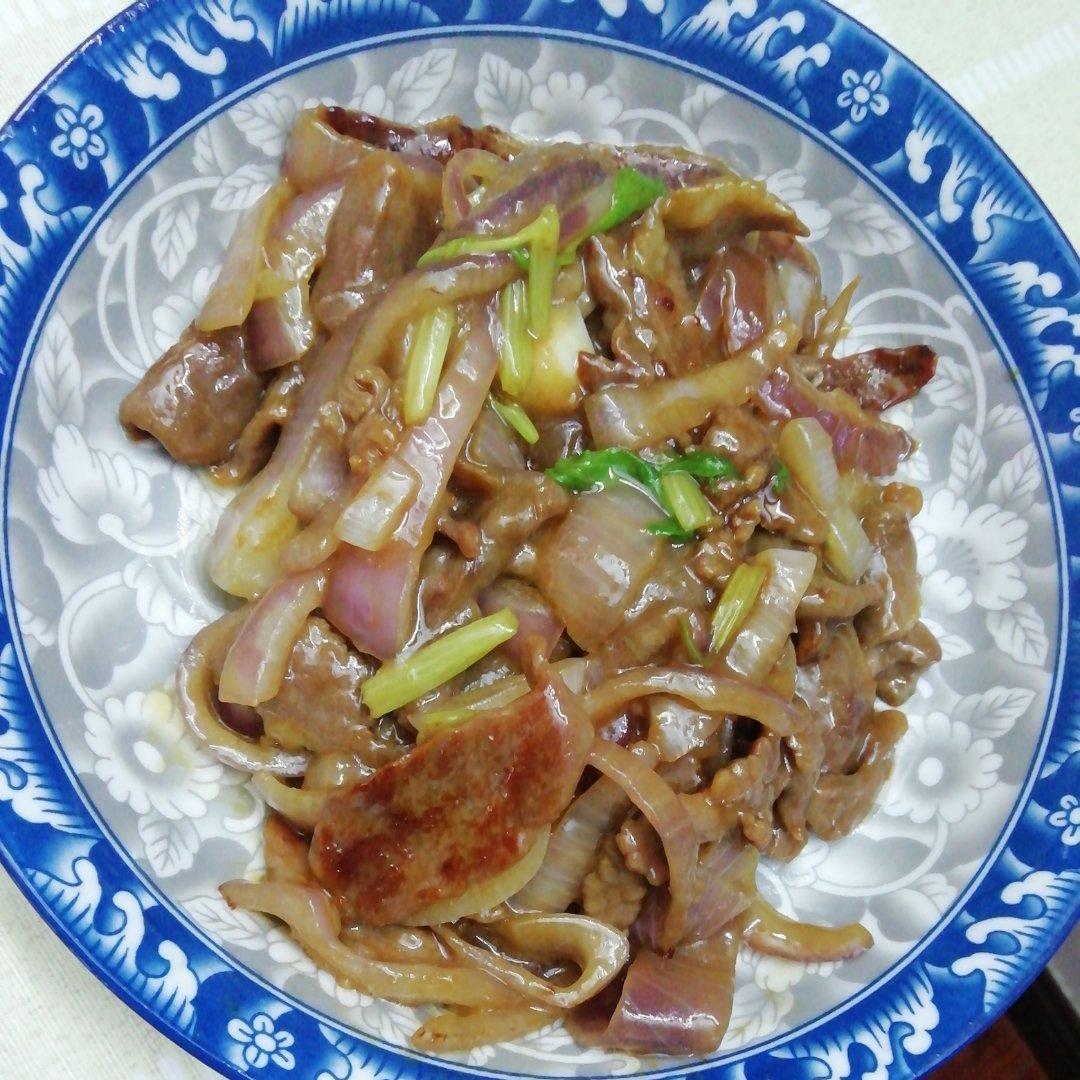 洋葱炒牛肉