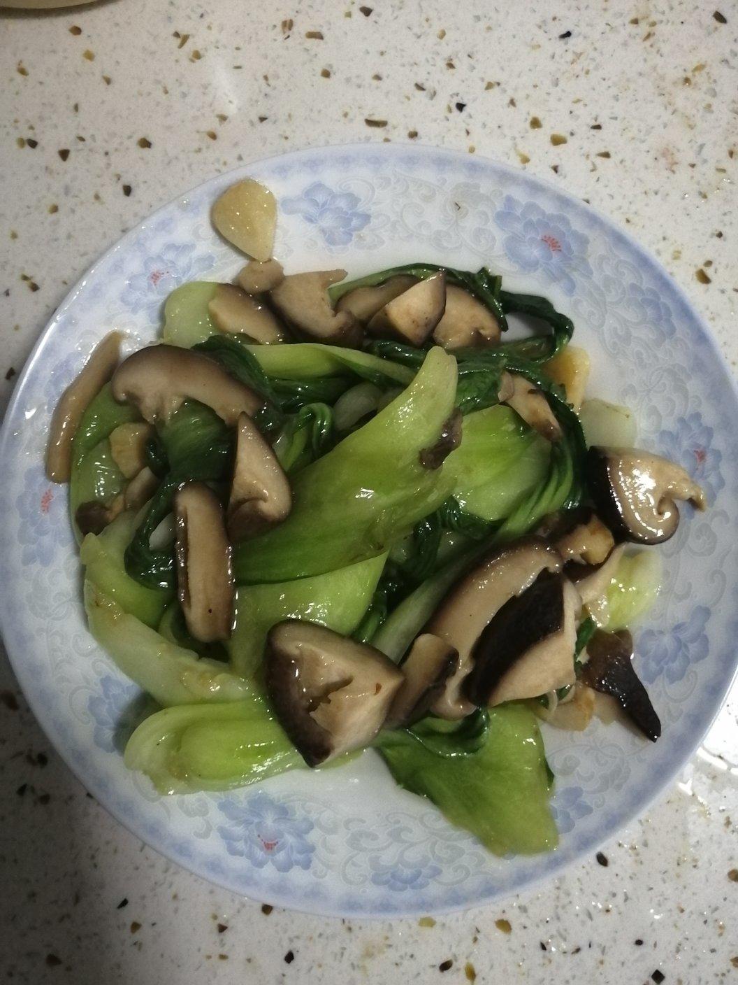 老丁的私房菜-香菇炒油菜