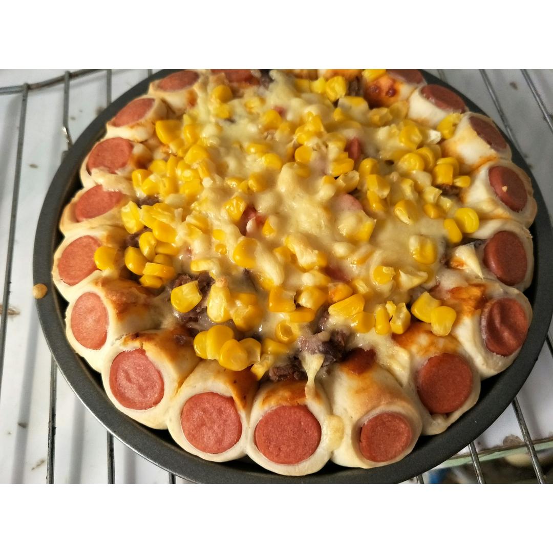 萨米肠蘑菇花边披萨