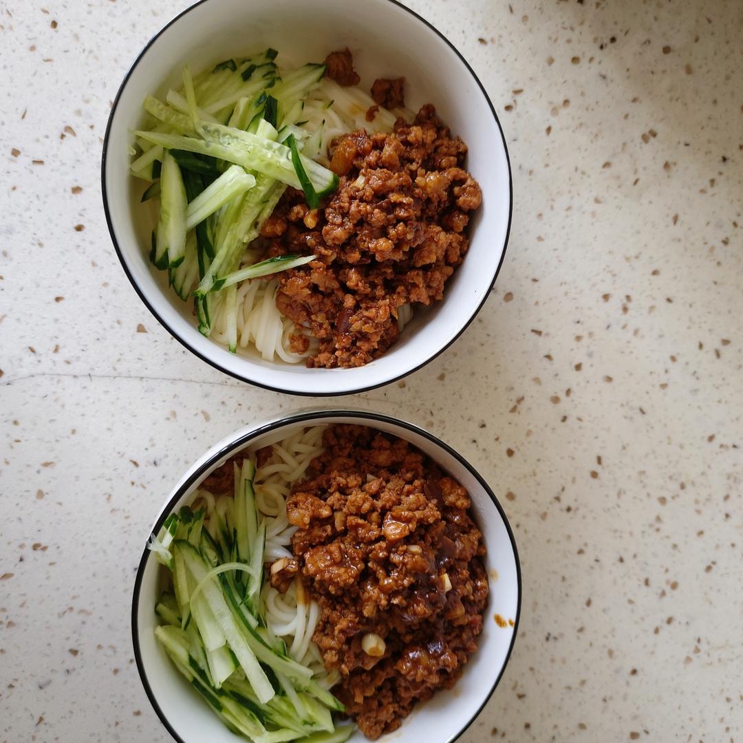 家常面~超简单又好吃的炸酱面🍜肉酱拌面