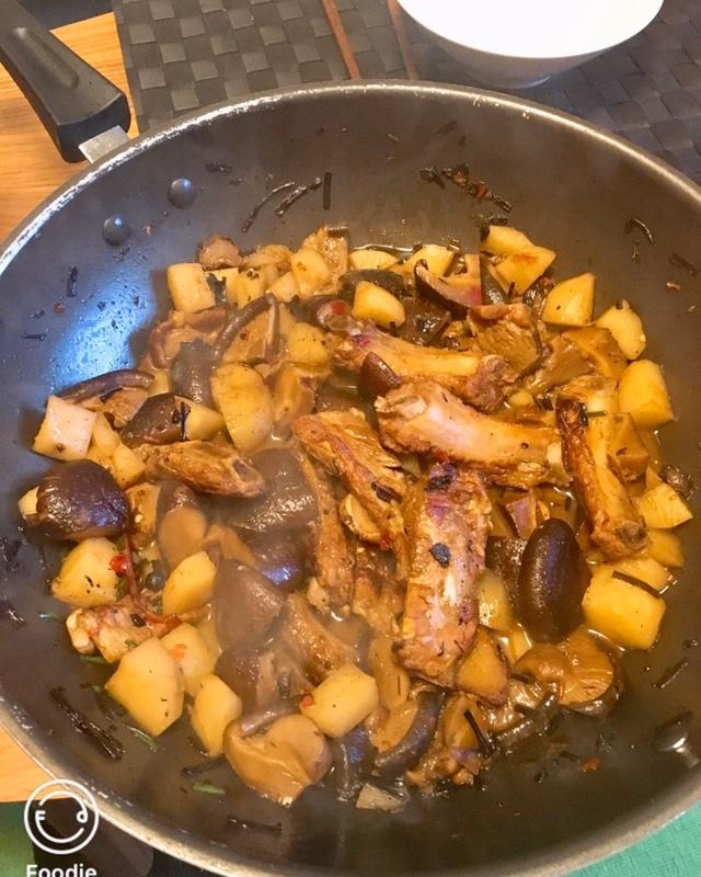 土豆烧排骨