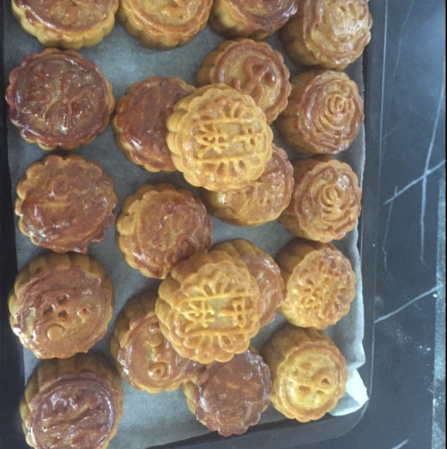 广式月饼——蛋黄莲蓉月饼