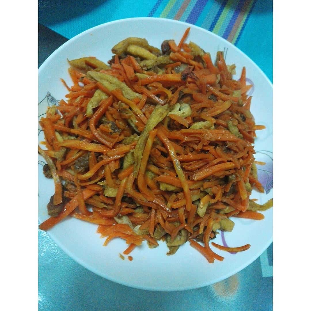 胡萝卜炒肉片