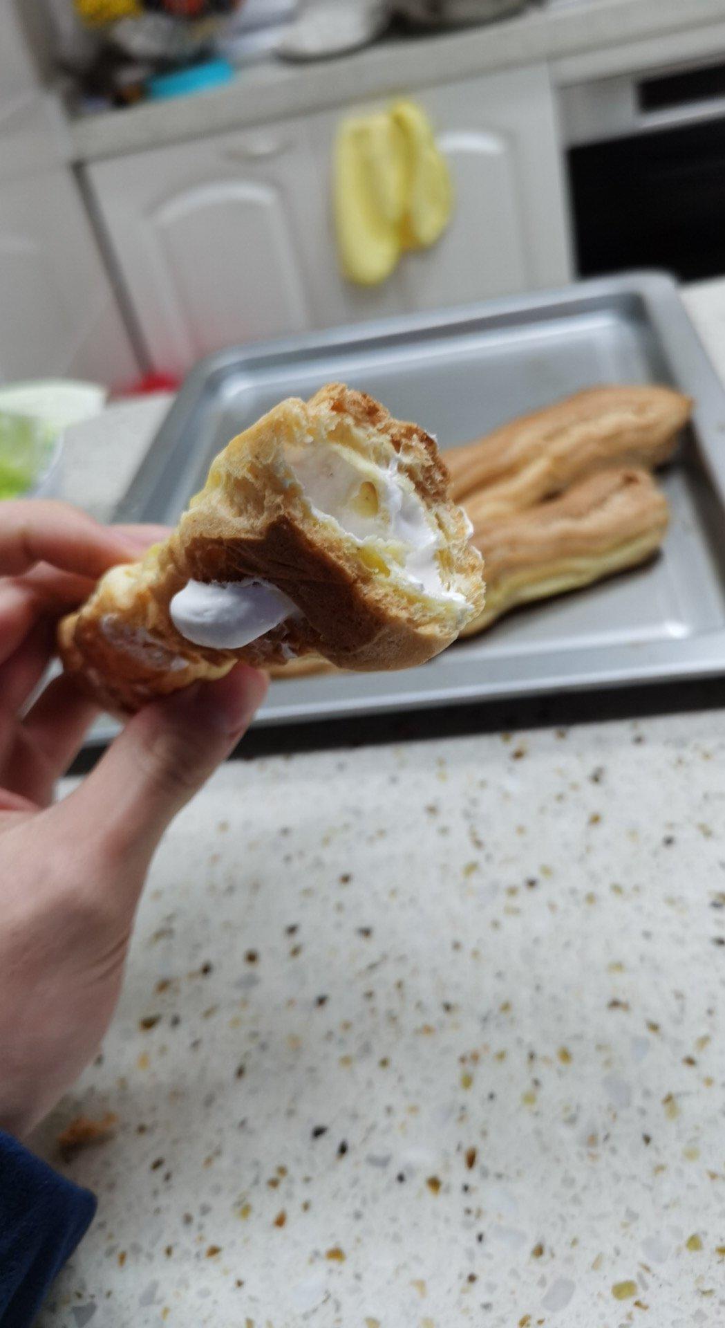 （视频菜谱）手指泡芙 Éclair／闪电泡芙