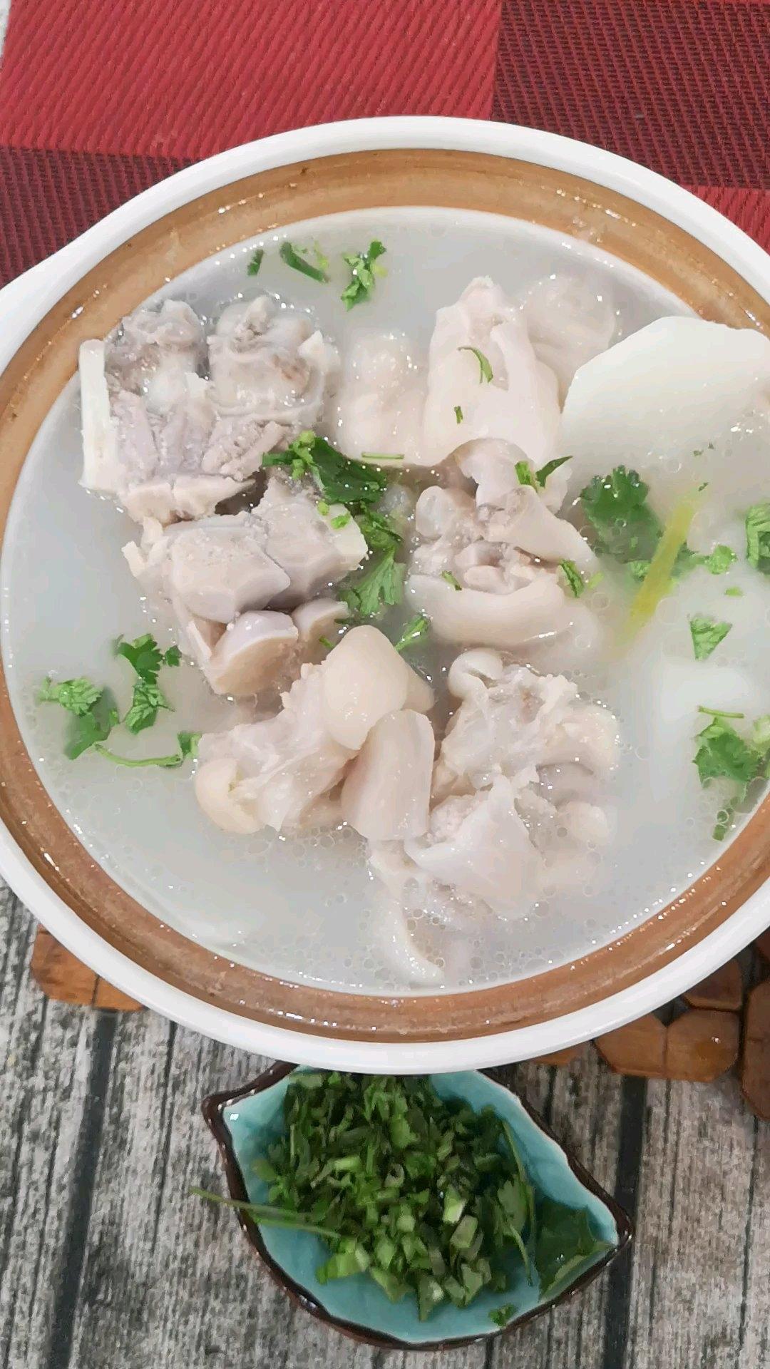 萝卜猪脚汤