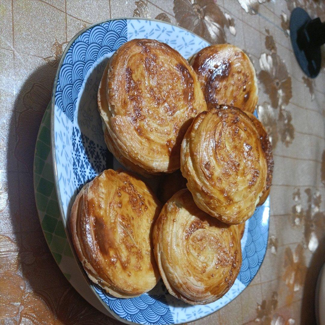 《千层糖酥饼》烤箱、平底锅