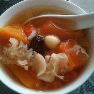 红枣木瓜银耳汤