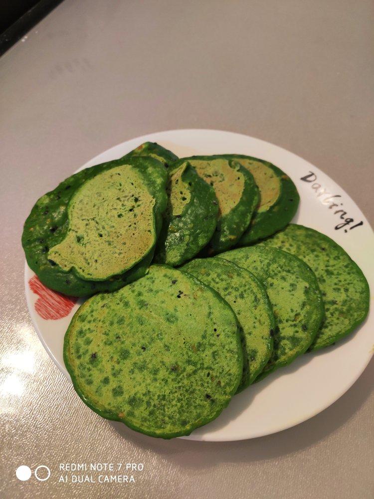菠菜鸡蛋饼