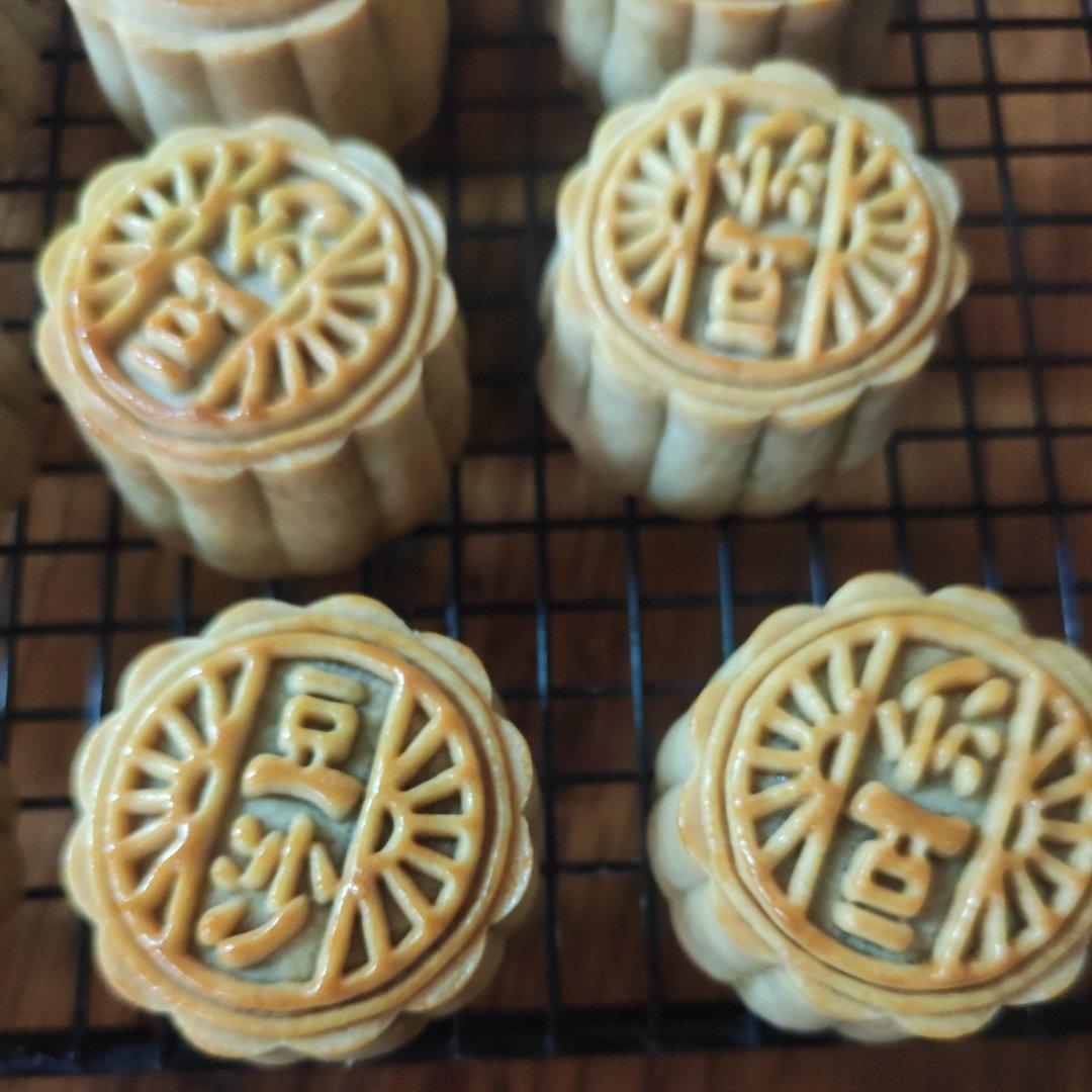广式月饼—蛋黄莲蓉月饼