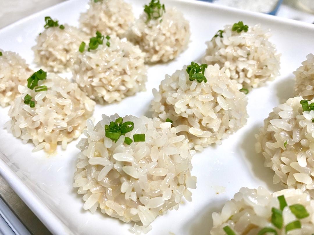 腊肠虾仁双拼烧卖【5月北鼎蒸炖锅食谱】