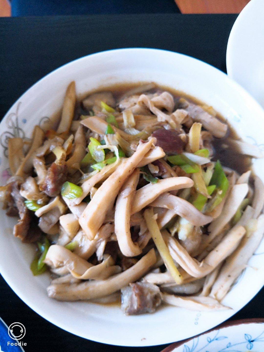 家庭版杏鲍菇炒肉