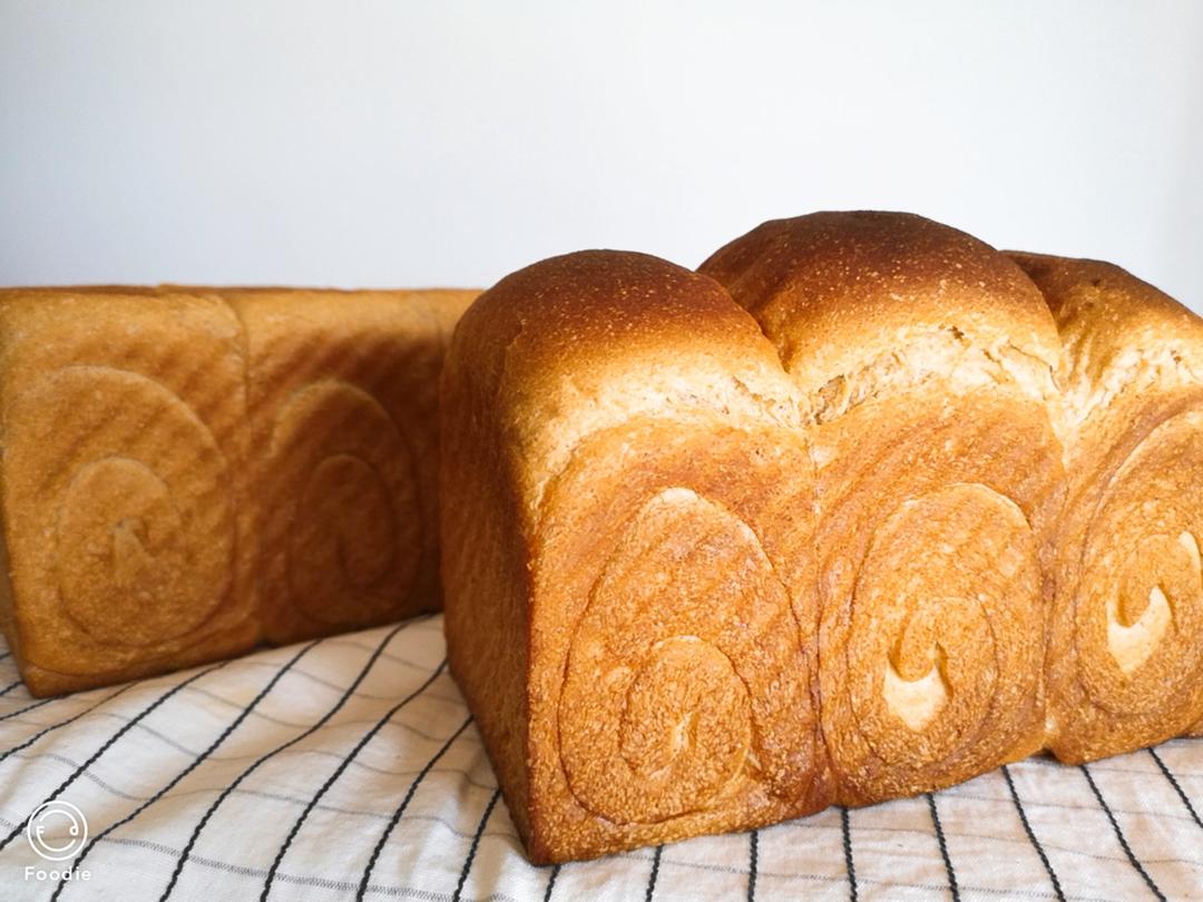 全麦吐司（50%全麦含量）低卡，低热量