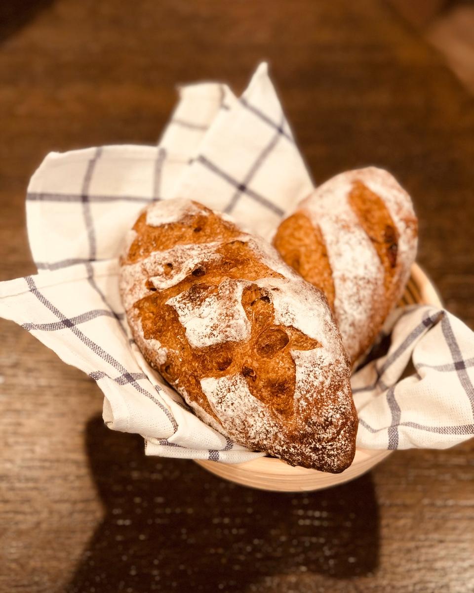 易上手的硬欧 黑麦碧根果面包