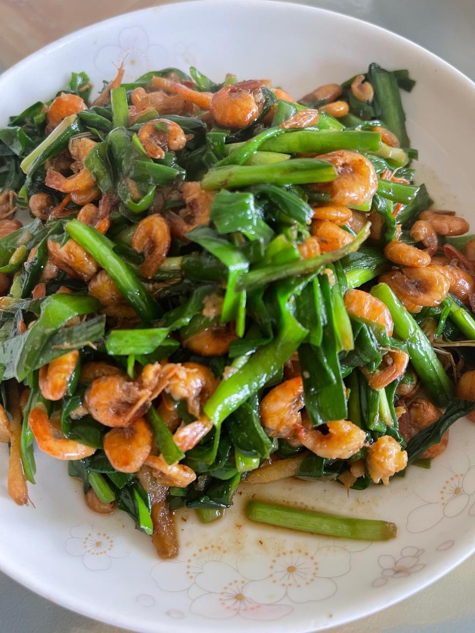 最干净的韭菜炒河虾