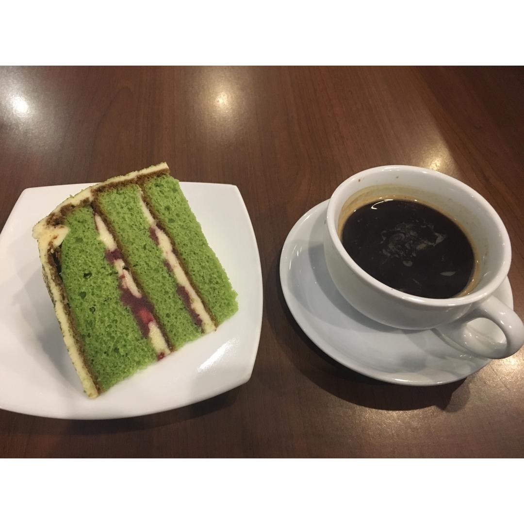 缎带海绵巧克力抹茶慕斯蛋糕