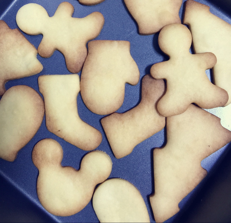 超简单！好吃又平整的糖霜饼干底的做法（附贴心小提示哦）