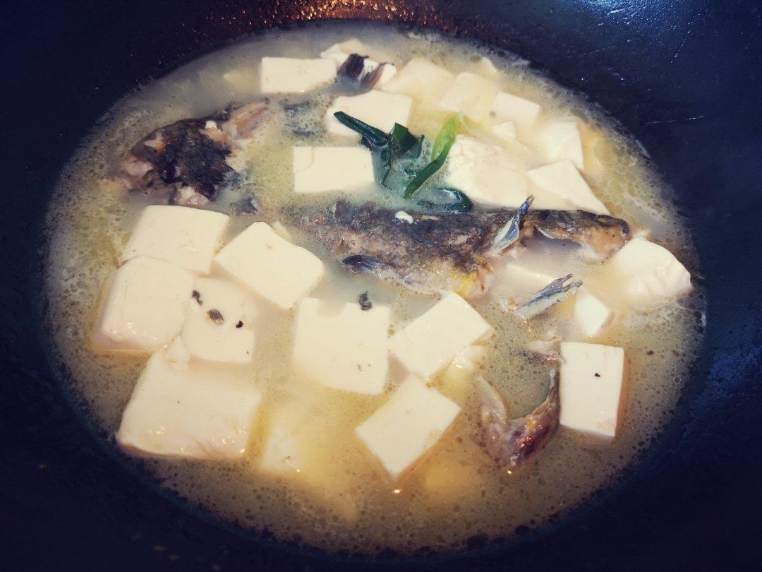 昂刺鱼豆腐汤（黄辣丁）
