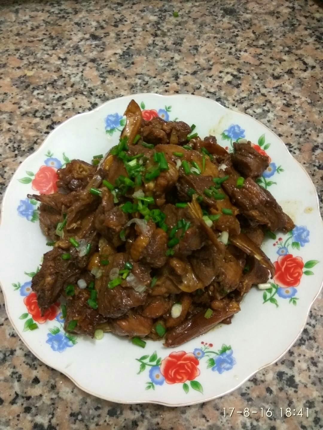 姜片炆鸭