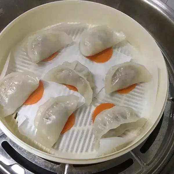 一次就成功的《水晶虾饺》国际名厨手把手教你包的做法 步骤7