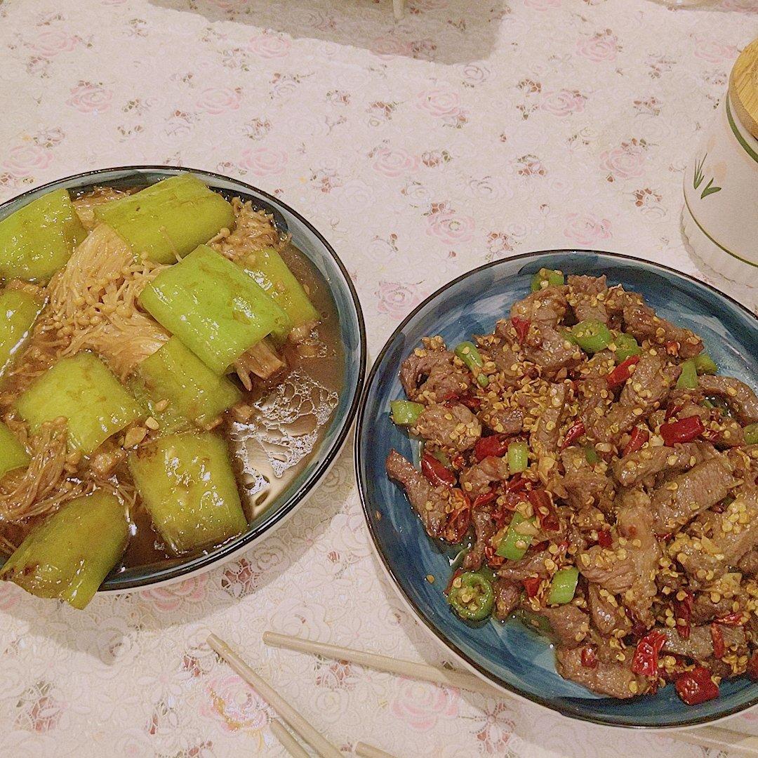 比烧烤还解馋的尖椒金针菇😋超级下饭