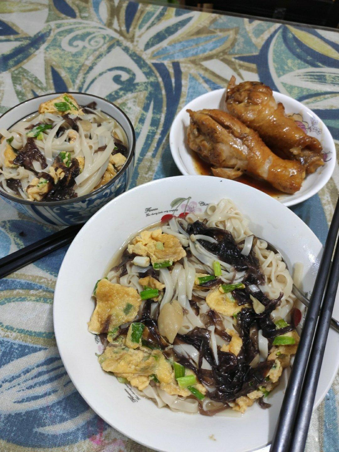 一碗热汤面🍜