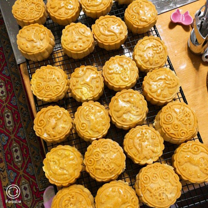 暴走的小熊猫做的芒果椰蓉月饼