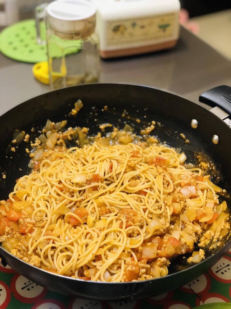 （完胜必胜客的）番茄肉酱意大利面～