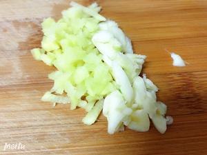 上班族的快手简单晚餐——蒜苔肉沫臊子的做法 步骤5