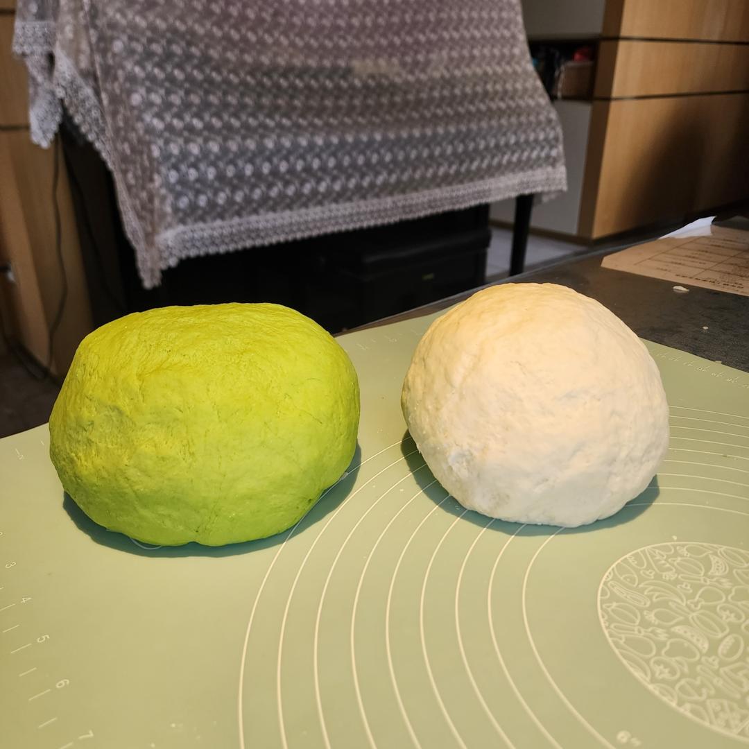 翡翠白玉白菜饺子详细版（附翡翠白玉白菜饺子包法，翡翠白玉饺子皮两种制法，面包机和面，翡翠白玉烧卖，各种馅料搭配）