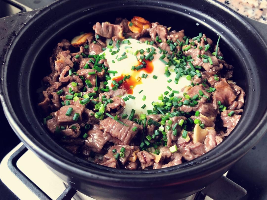 煲仔饭，从零到一教你做（内附香菇滑鸡和牛肉煲仔饭做法）