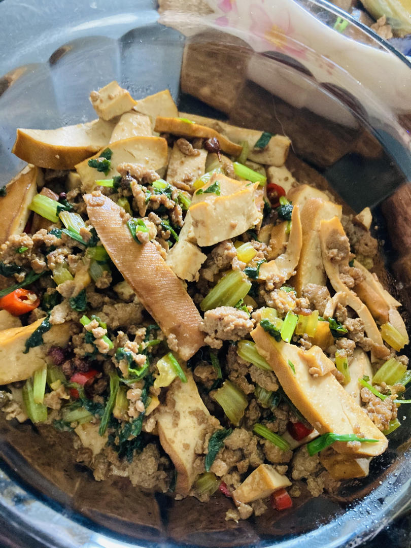 芹菜豆干炒肉