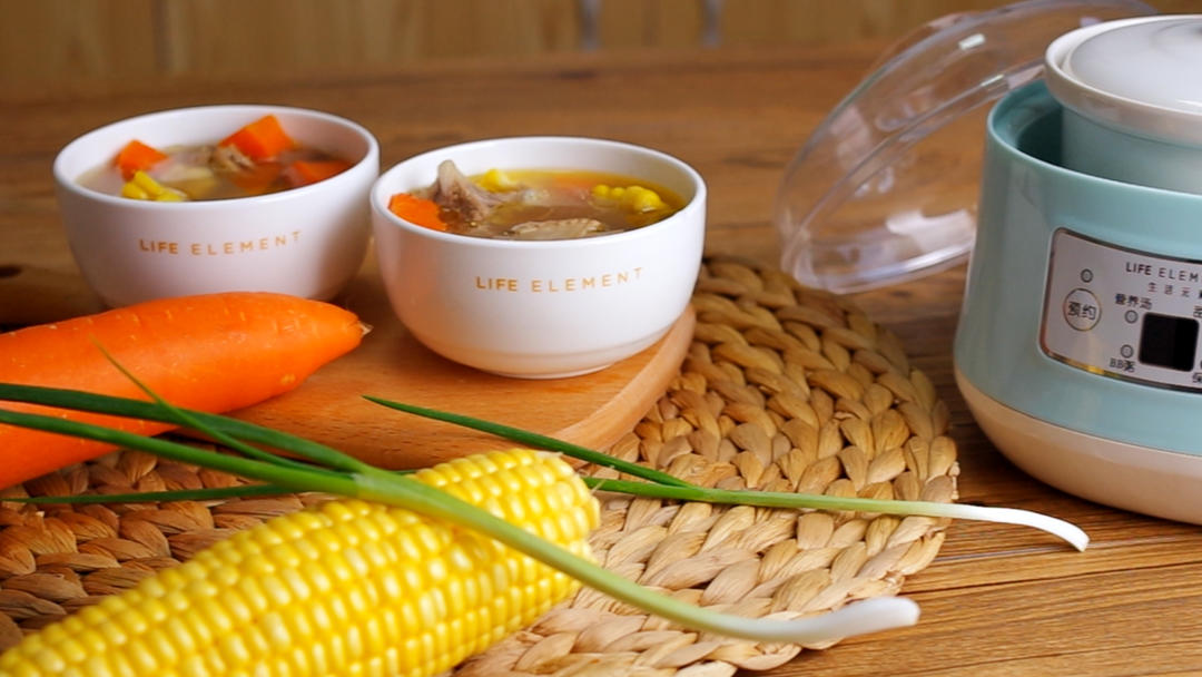 玉米排骨汤—电炖盅